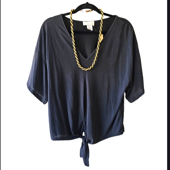 Lavender Field Bell Sleeve Tie Front Vneck Top Shirt W/ Gold & Black Necklace - Picture 2 of 13
